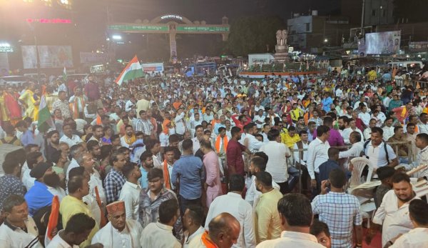 रायपुर में स्वतंत्रता दिवस की पूर्व संध्या पर भारत माता की आरती, हजारों की संख्या में जुटे लोग, देखें Photo