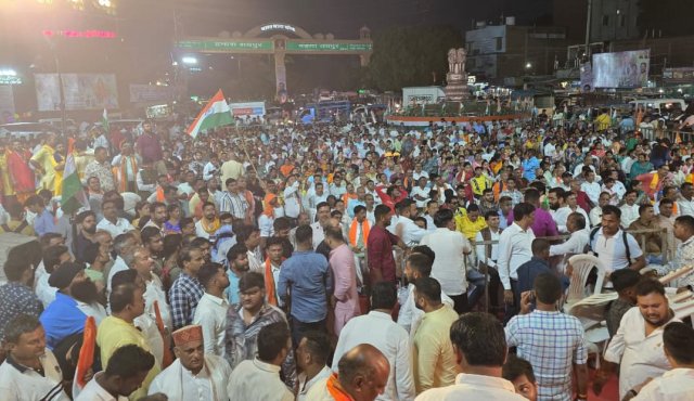 रायपुर में स्वतंत्रता दिवस की पूर्व संध्या पर भारत माता की आरती, हजारों की संख्या में जुटे लोग, देखें Photo