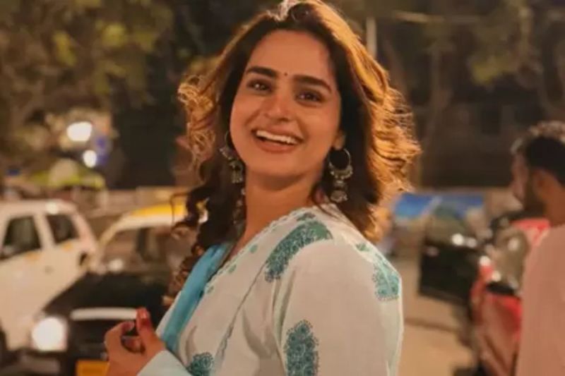 Bigg Boss Contestant Ayesha Khan Open Food Truck