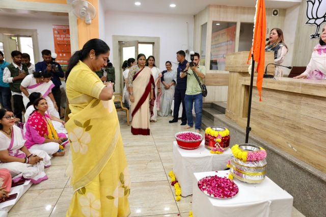 CM Rekha Gupta new slogan Beti Badhao Rashtriya Sevika Samiti Program in Delhi