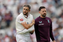 IND vs ENG: ओवल टेस्ट में इंग्लैंड की बढ़ी मुसीबत, पहले ही दिन बुरी तरह चोटिल हुआ
ये खतरनाक गेंदबाज, छोड़ना पड़ा मैदान - image