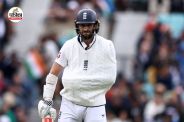 Chris Woakes comes out to bat with injured shoulder, using just one arm.