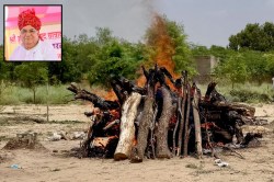 Colonel Sonaram Funeral: कर्नल सोनाराम पंचतत्व में विलीन, फूट-फूटकर रोई पत्नी;
बेटे ने दी मुखाग्नि - image