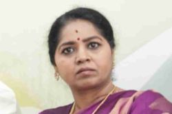 उसने मेरे कपड़े फाड़ दिए, मैं वहीं मर जाती…दिल्ली में चेन लुटने के बाद महिला
सांसद ने बताई आपबीती - image