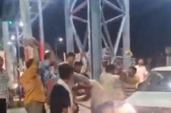 मेरठ टोल प्लाजा कांड: सेना जवान से मारपीट पर NHAI का तगड़ा एक्शन, 20 लाख का
जुर्माना और कंपनी को किया बैन - image