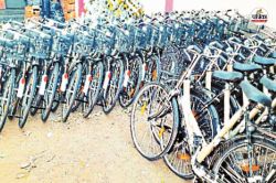 नि:शुल्क सरस्वती साइकिल योजना में देरी, 5525 छात्राओं को अब तक नहीं मिली साइकिल - image