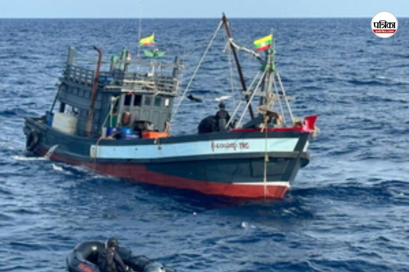 100 killed in boat capsize