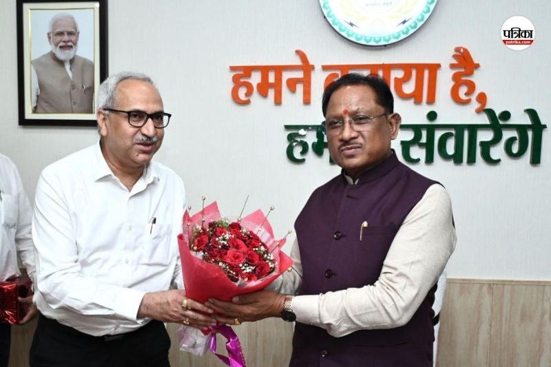 मुख्यमंत्री से बीएसपी के नए निदेशक महापात्र ने की मुलाकात (फोटो सोर्स- DPR)