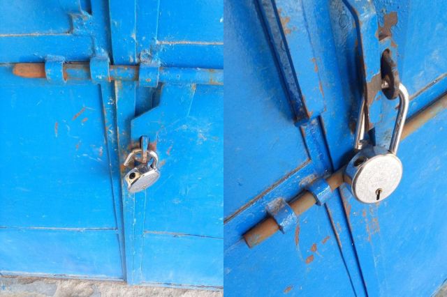 सरकारी स्कूल के टूटे ताले, फोटो पत्रिका 