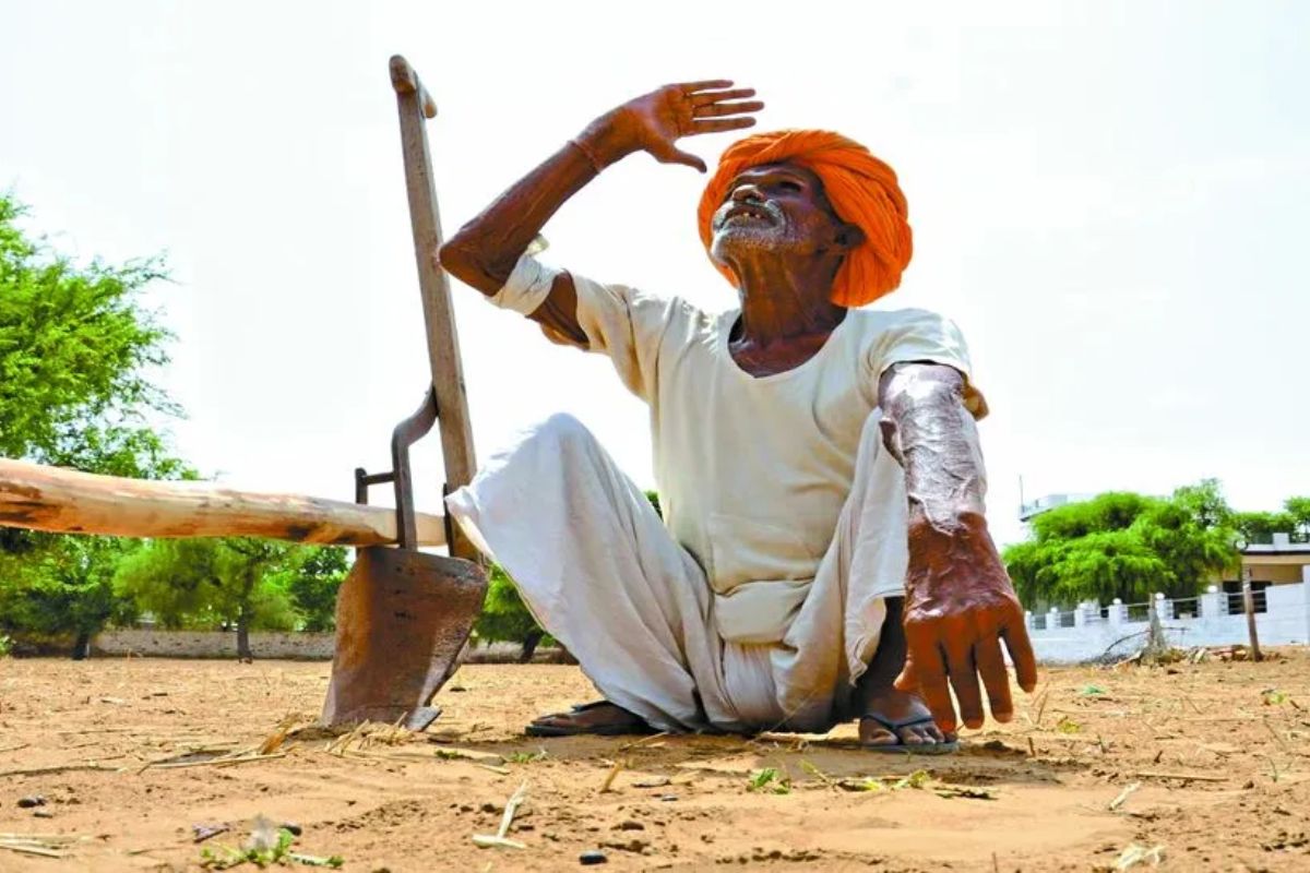 बारिश का इंतजार करते किसान, पत्रिका फोटो