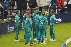 WCL 2025 के फाइनल में पाकिस्तान से भिड़ेगी साउथ अफ्रीका, जानें कब और कहां देखें
भारत में लाइव - image