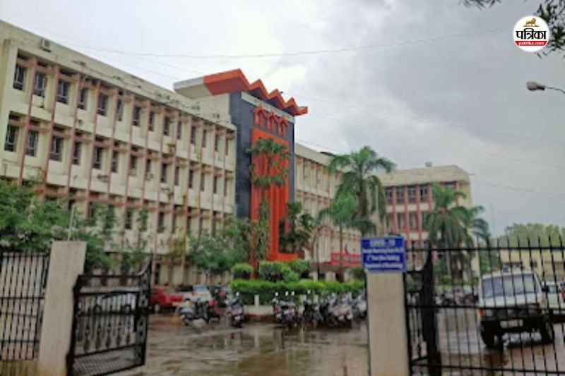 पं. जवाहरलाल नेहरू मेडिकल कॉलेज (फोटो सोर्स- विकिपीडिया)