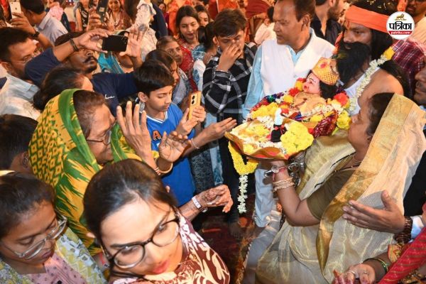 Janmashtami 2025: कान्हा के जन्म लेते ही आधी रात को गूंजा जय कन्हैया लाल की…