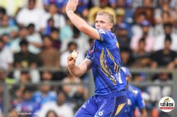 ICC ने साउथ अफ्रीका के ऑलराउंडर को मैच में गलत हरकत करते हुए पकड़ा, अब सुनाई सजा - image