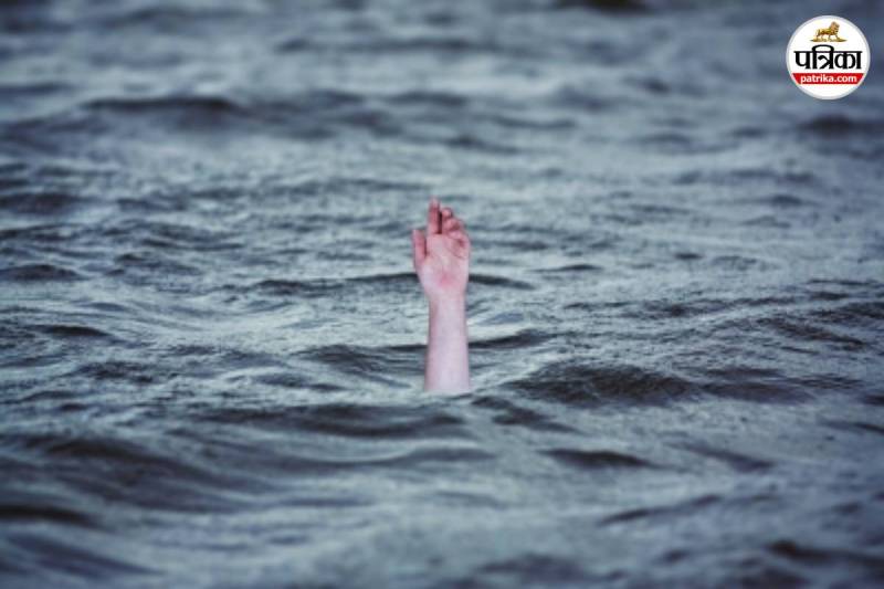 Devotees drown along with a tractor trolley in the Chambal River in Ujjain