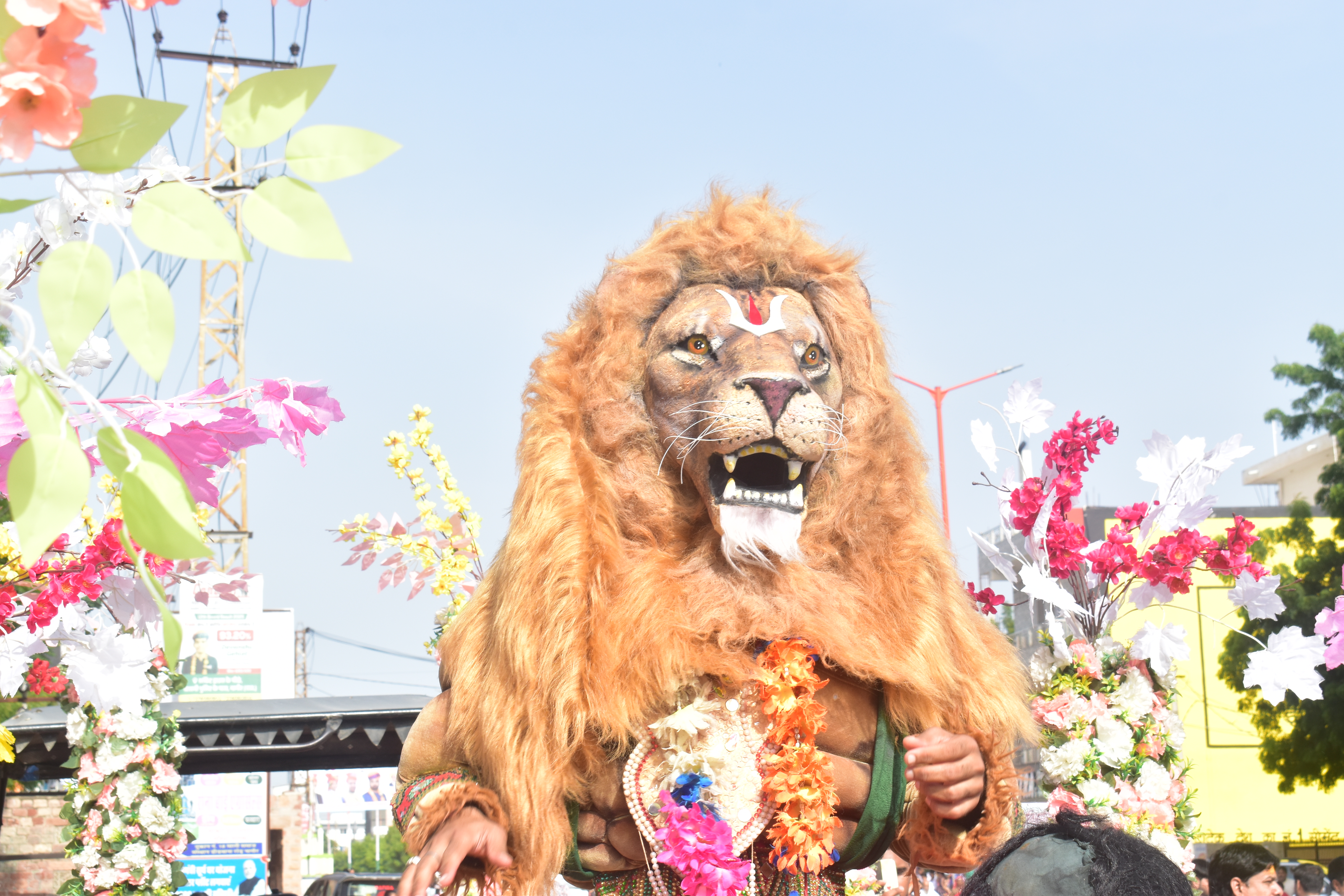 111 किलो कांवड़, नृसिंह झांकी और अघोरियों का नृत्य में शिवभक्ति का उमड़ा सैलाब