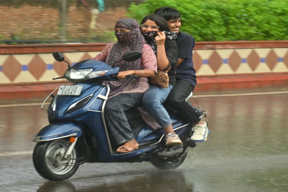 Weather:एक दिन विराम के बाद फिर लौटे बादल, कोटा में तेज बारिश