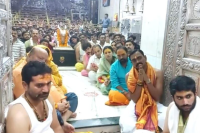 bjp mla and son mahakal garbhgrih entry row bhasma aarti inspector statement mp news