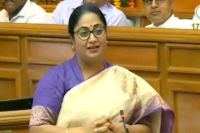 CM Rekha Gupta: दिल्ली सीएम रेखा गुप्ता की बड़ी पहल, AAP और BJP विधायकों को मिले तीन-तीन गिफ्ट