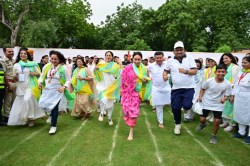 Rajasthan: जोधपुर में डिप्टी CM दीया कुमारी ने लगाई लंगड़ी दौड़, बोलीं- खेल
हमारी सांस्कृतिक धरोहर - image