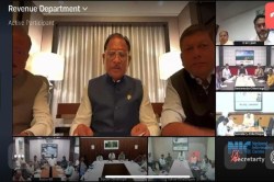 वीडियो कॉन्फ्रेंसिंग के जरिए CM ने अधिकारियों को दिए कड़े निर्देश, कहा- बाढ़
प्रभावितों की हर संभव मदद करें - image