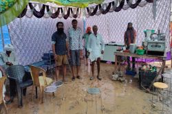 मेले में कीचड़ से परेशान हुए लोग, वापस लौटे दुकानदार - image