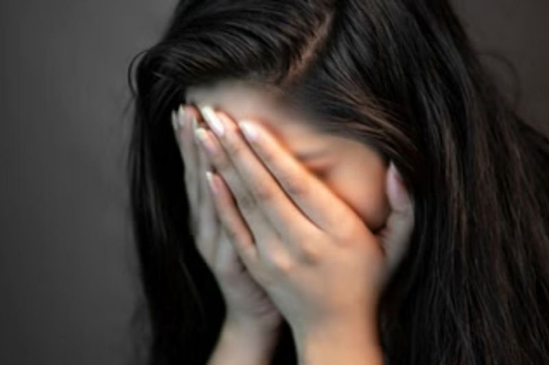 father died daughter attack in Delhi Crime