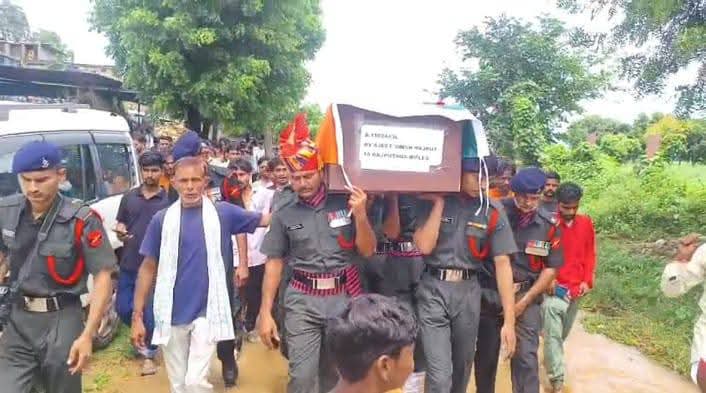 शहीद का शव पैतृक गांव पहुंचा