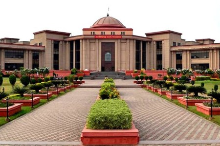 CG High Court: छत्तीसगढ़ हाईकोर्ट ने नियमों में किया बदलाव, नोटिस और दस्तावेज अब स्पीड पोस्ट से भेजे जाएंगे