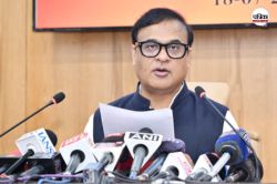 18 साल से ऊपर के लोगों का नहीं बनेगा आधार कार्ड, असम सरकार ने लिया बड़ा फैसला - image