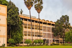 IIT बॉम्बे के छात्र की संदिग्ध मौत, संस्था ने बताया दुर्घटना जबकि अन्य छात्र ने
किया आत्महत्या का दावा - image