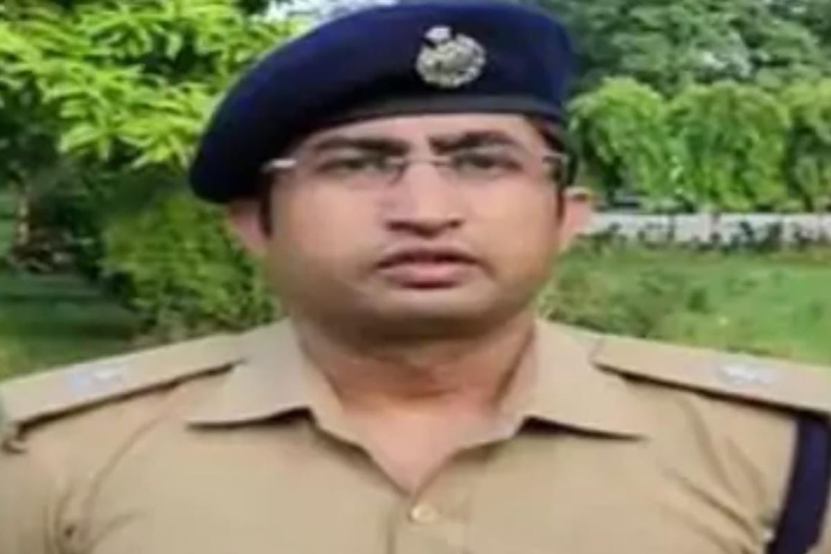 SP संतकबीर नगर की बड़ी कारवाई, 18 दरोगाओं का गैर जिलों में तबादला