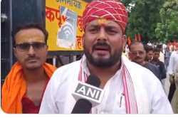 फतेहपुर में दो समुदायों के बीच टकराव, मकबरे को बताया मंदिर…पुलिस से जमकर हिंदू
संगठनों का संघर्ष - image