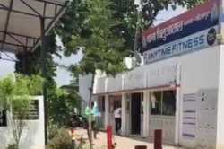 पत्नी की बेरहमी से हत्या कर हुआ फरार, चार घंटे के भीतर ही पुलिस ने हत्यारोपी पति
और ससुर को किया गिरफ्तार - image