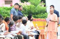 सरकार किसी के भी साथ नहीं होने देगी अन्याय, जन सुनवाई पर गंभीर हों अधिकारी :
सीएम योगी - image