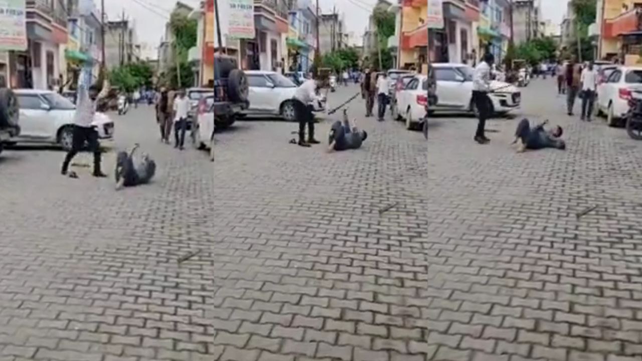 फर्रुखाबाद समाचार सीडब्ल्यूसी के दो सदस्यों के बीच सड़क पर मैसूर, गिराकर की
पिटाई, मामला दर्ज