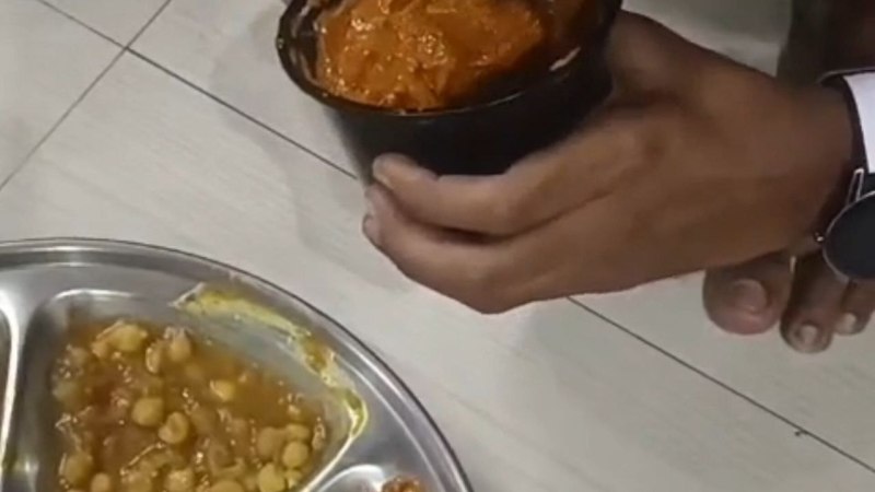 पनीर की जगह लेग पीस (फोटो सोर्स- वीडियो ग्रैब)