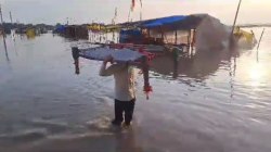 UP rain alert: अगले 60 घंटे के लिए मौसम विभाग का अलर्ट, इन 9 जिलों में भारी से
अत्यधिक भारी बारिश - image