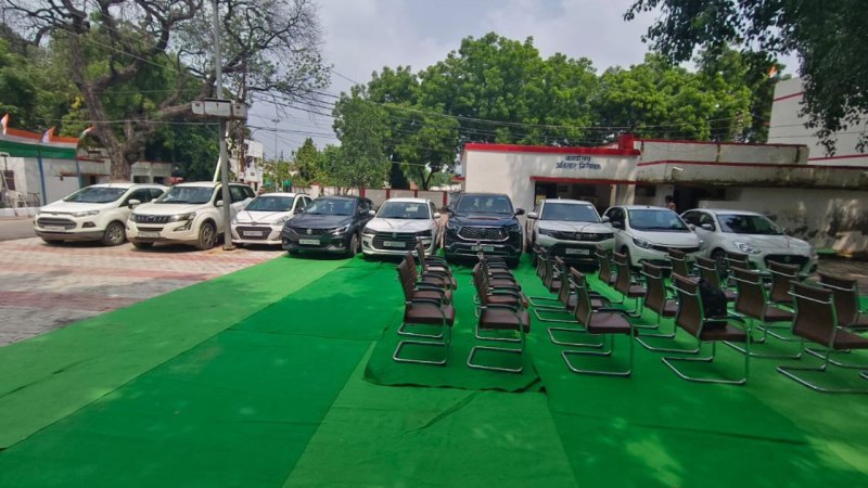 बरामद वाहन (फोटो सोर्स- उन्नाव पुलिस सोशल मीडिया)