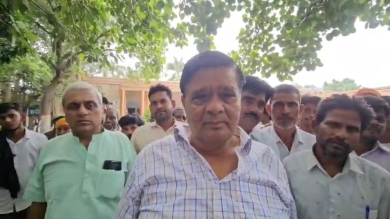 मामले की जानकारी देते विधायक कैलाश राजपूत (फोटो सोर्स- कन्नौज 'X' वीडियो ग्रैब)