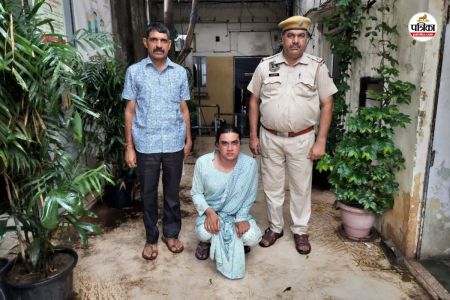 Jaipur tourists drinking alcohol demanding ₹500 threatening to kill them Fake eunuch arrested