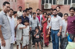 झालावाड़ स्कूल हादसा : मुस्कुराते हुए एंबुलेंस से घर पहुंचे 4 बच्चे, 6 अभी भी
ICU में, डर निकालने घर-घर पहुंच रहे शिक्षक - image