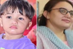 पेट्रोल उड़ेलकर मासूम बेटी संग कुर्सी पर बैठी मां, फिर आग लगाई, दोनों की
तड़प-तड़पकर दर्दनाक मौत - image