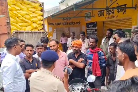 Farmers are not getting fertilizers