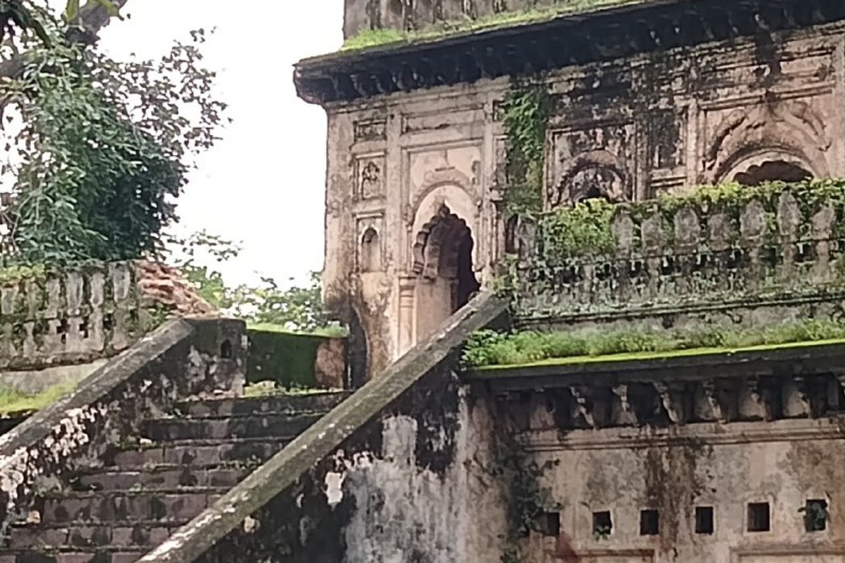 Vijayraghavgarh Fort has become dilapidated