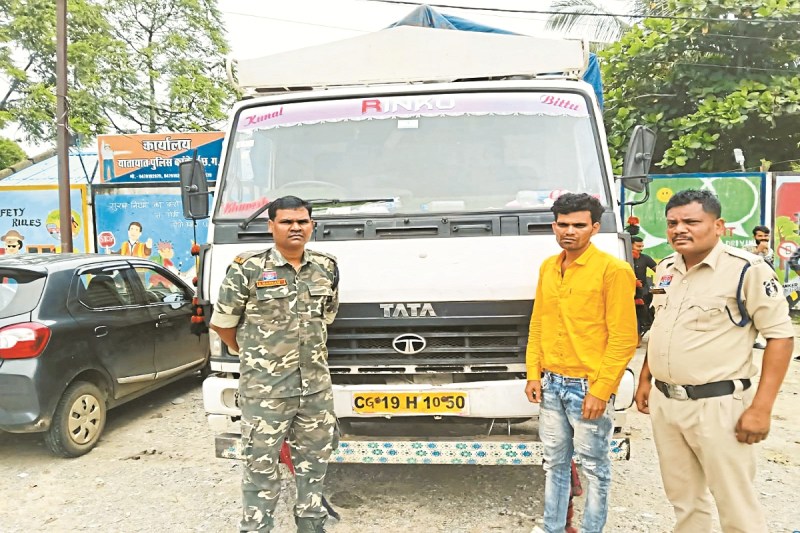 ट्रक समेत 305 बोरी धान चोरी (Photo source- Patrika)