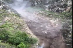 उत्तराखंड के बाद आज हिमाचल के किन्नौर में फटा बादल, कैलाश यात्रा पर गए सैंकड़ों
श्रद्धालु फंसे - image