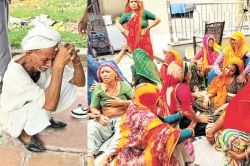 Jaipur: लेबर इंस्पेक्टर बेटे की हत्या पर फूट-फूटकर रोए वृद्ध पिता, शव से लिपटकर
रोती रही पत्नी, 2 मासूम बेटों के सिर से उठा पिता का साया - image