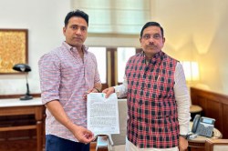 Rajasthan: दिल्ली तक पहुंचा पेड़ों की कटाई का मुद्दा, केंद्रीय मंत्री से मिलकर
कांग्रेस सांसद ने की ये मांग - image