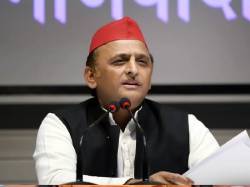 अखिलेश यादव की पीएम पर तीखी प्रतिक्रिया, बीजेपी को बताया ‘मुंह से स्वदेशी, मन से
विदेशी’ - image